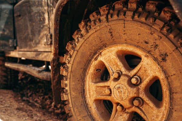 DON’T GET STUCK IN THE MUCK – OFF ROADING BASICS EVERYONE NEEDS TO KNOW
